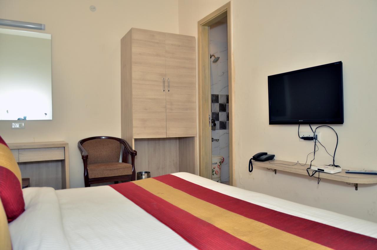 Hotel Temple Inn Амритсар Экстерьер фото